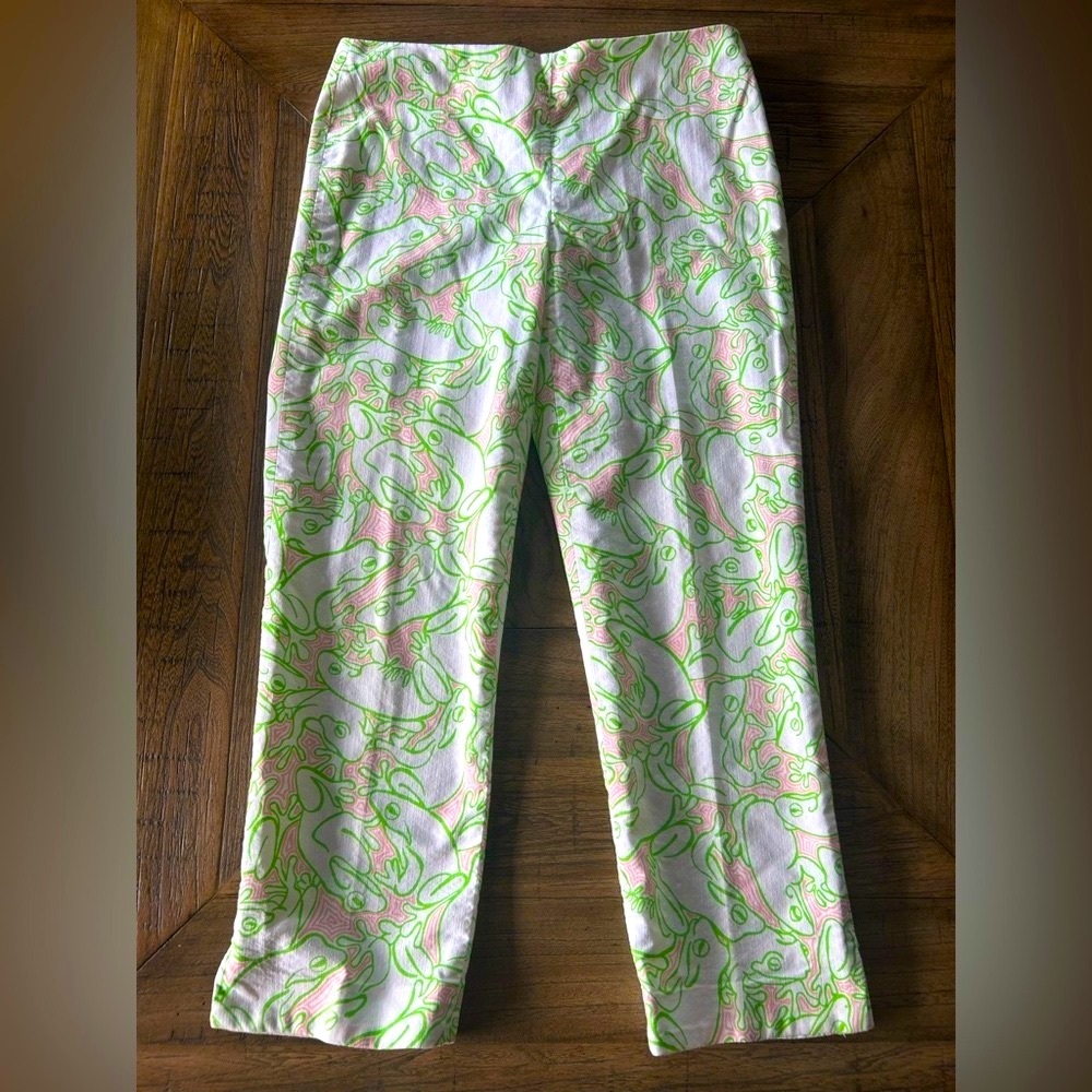 Lilly Pulitzer Originals Cropped Pants
Resort Fit Colorful Frog Size 6
Preppy
